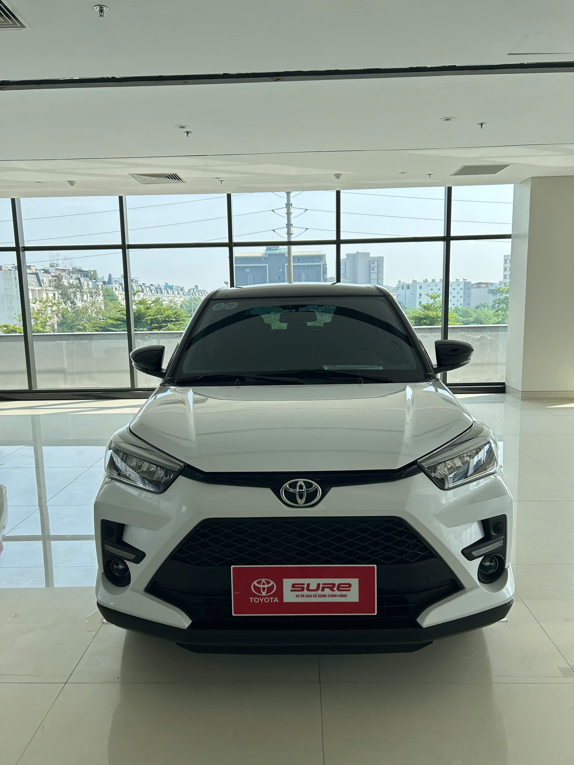 Raize 2024 màu Trắng nóc đen, odo 1v8 xe siêu lướt, siêu đẹp